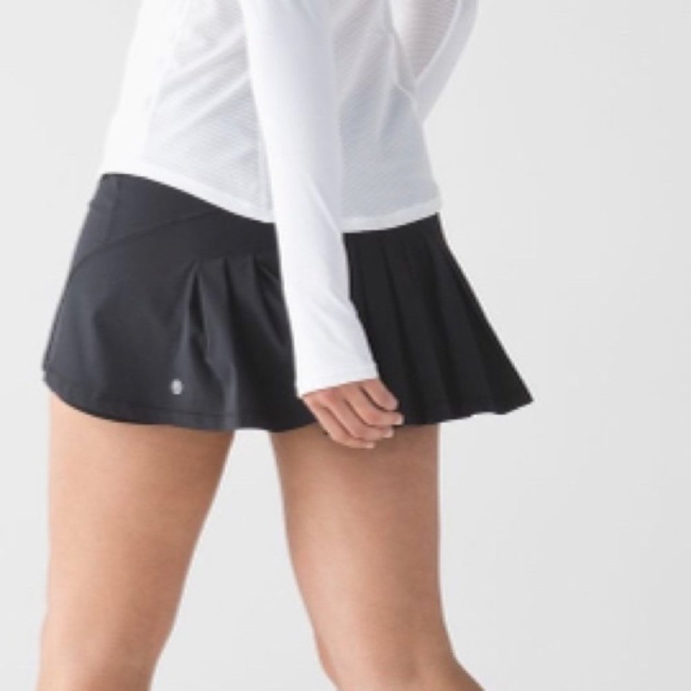 Lululemon Black Circuit Breaker Skirt Size 8